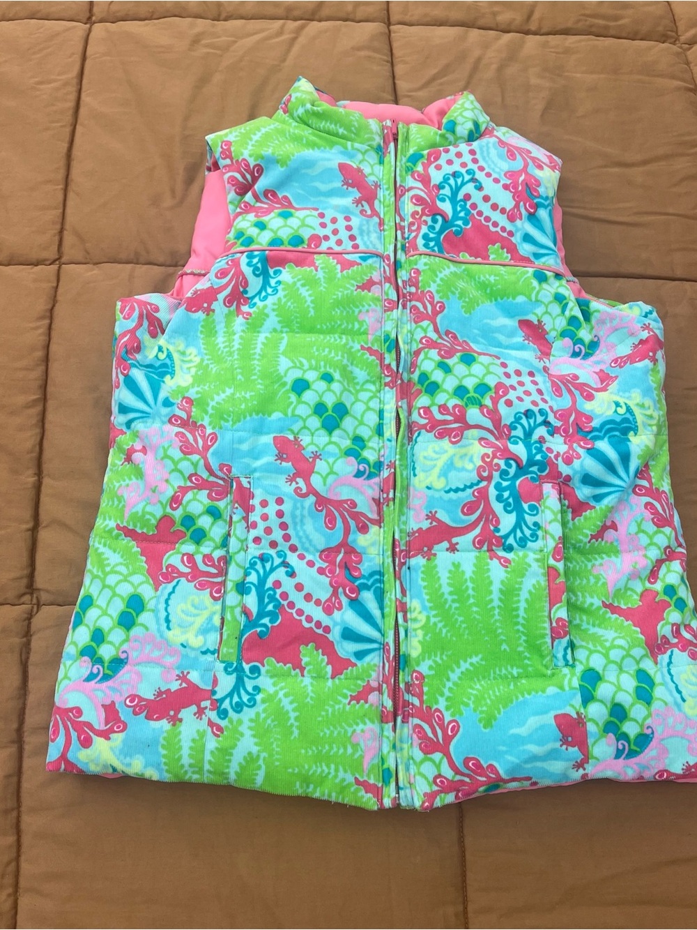 Lilly Pulitzer Checkin In Gecko Print Reversible Quilted Puffer Vest Size 14 - Picture 3 of 5